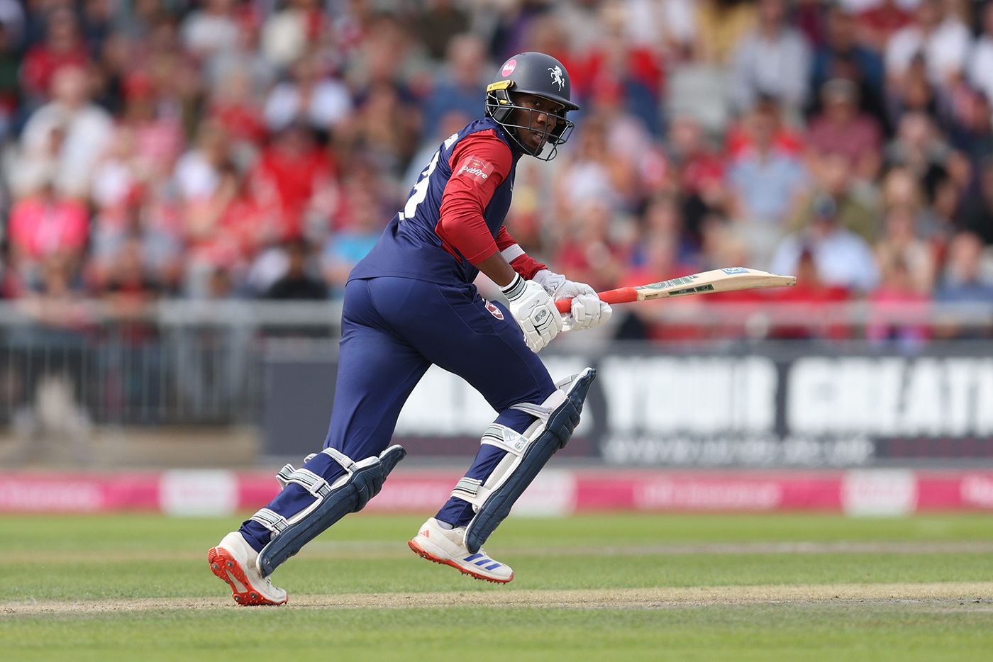 Daniel Bell-Drummond steers behind square