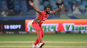 Oman bowl first against UAE, make three changes to side