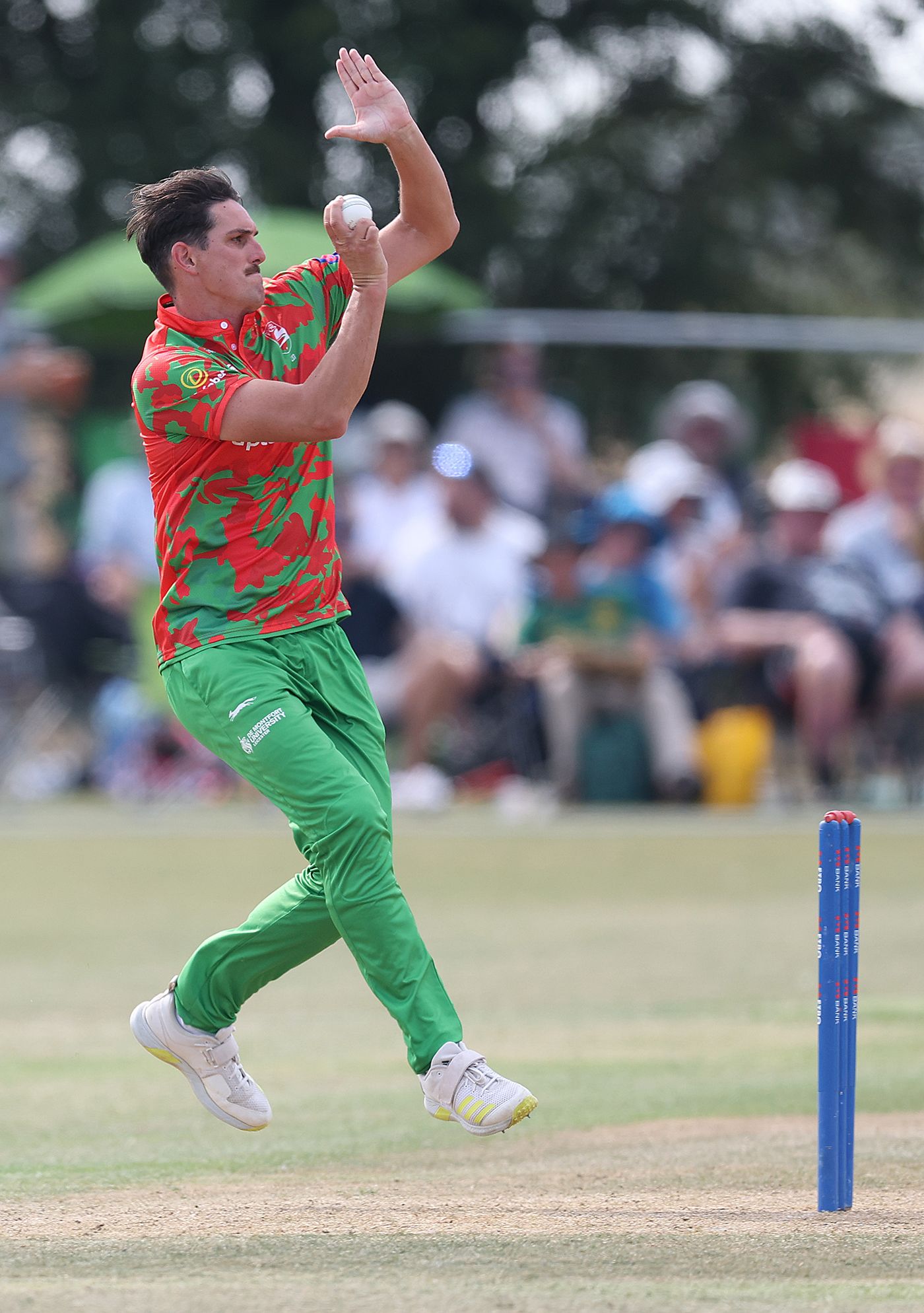 Chris Wright in One-Day Cup action