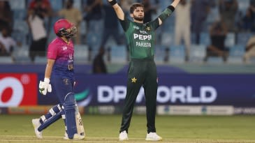 Fakhar, all-round Afridi lead Pakistan into Super Four