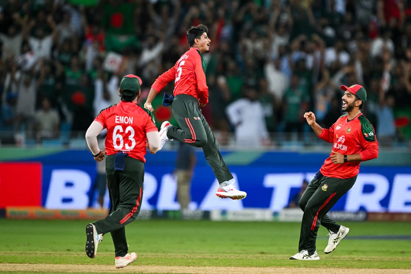 Mahedi Hasan is on top after bagging an early wicket