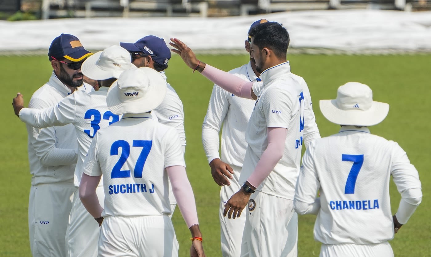 Devendra Singh Bora picked up six wickets