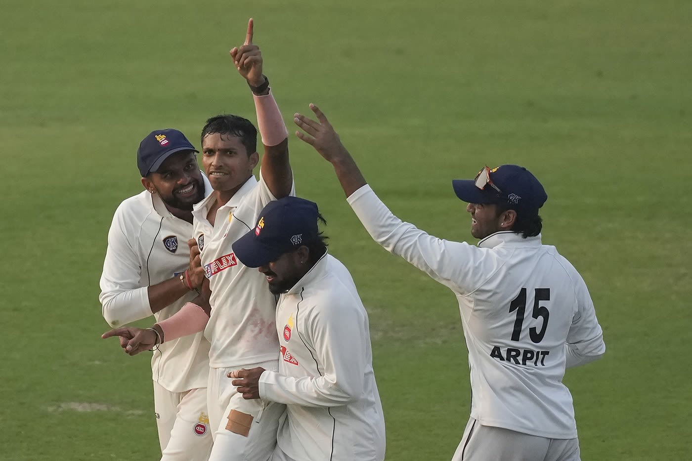 Navdeep Saini picked up two top-order wickets