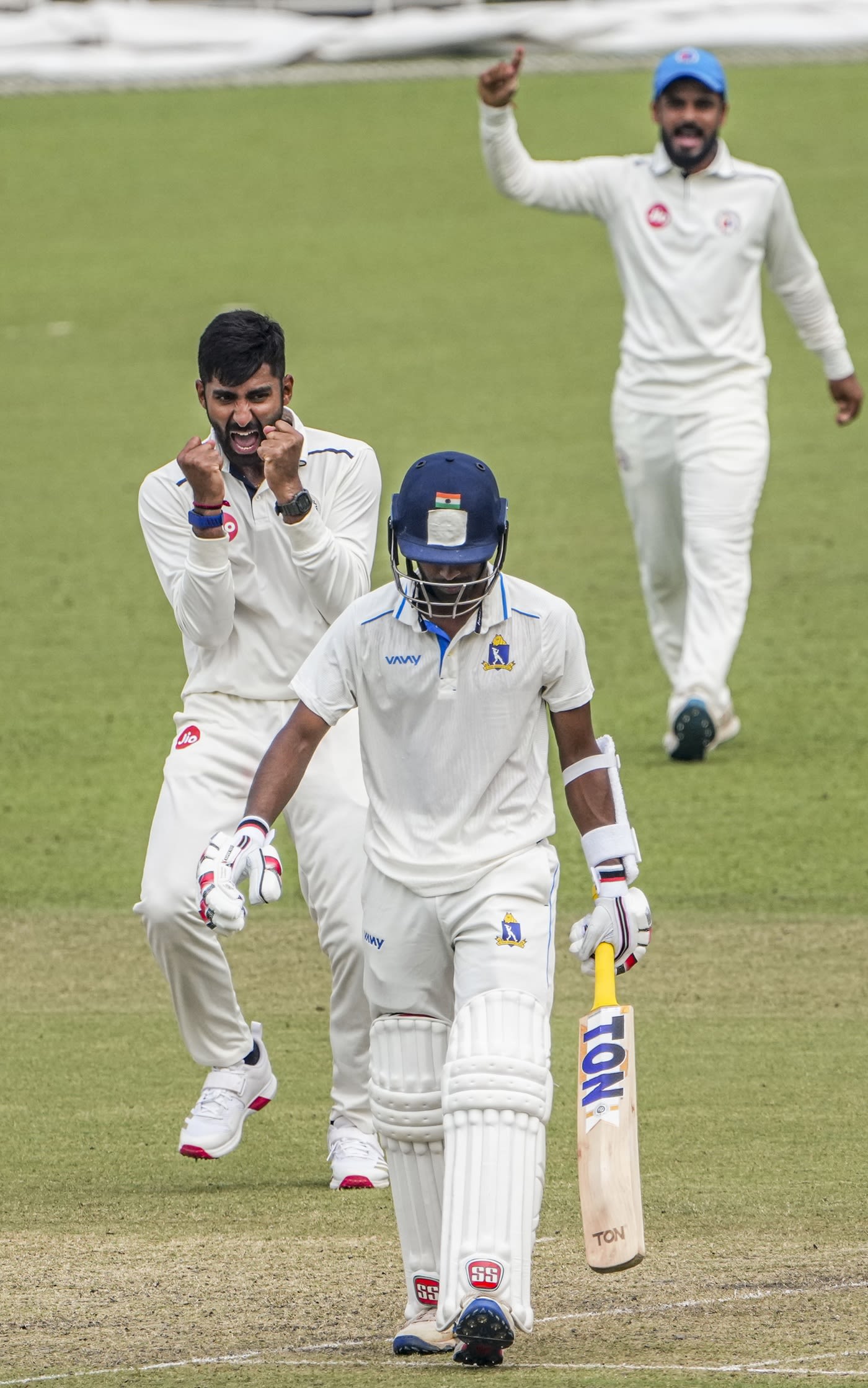 Chintan Gaja celebrates dismissing Abhimanyu Easwaran