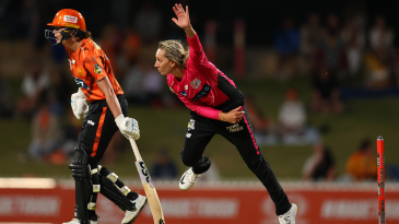ESPNcricinfo Awards 2025 women's T20 leagues bowling nominees: Gaud's gift, Devine's authority, and Gardner's crop
