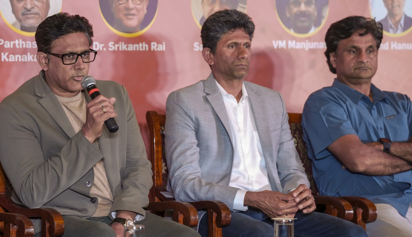Anil Kumble, Venkatesh Prasad and Javagal Srinath address the media