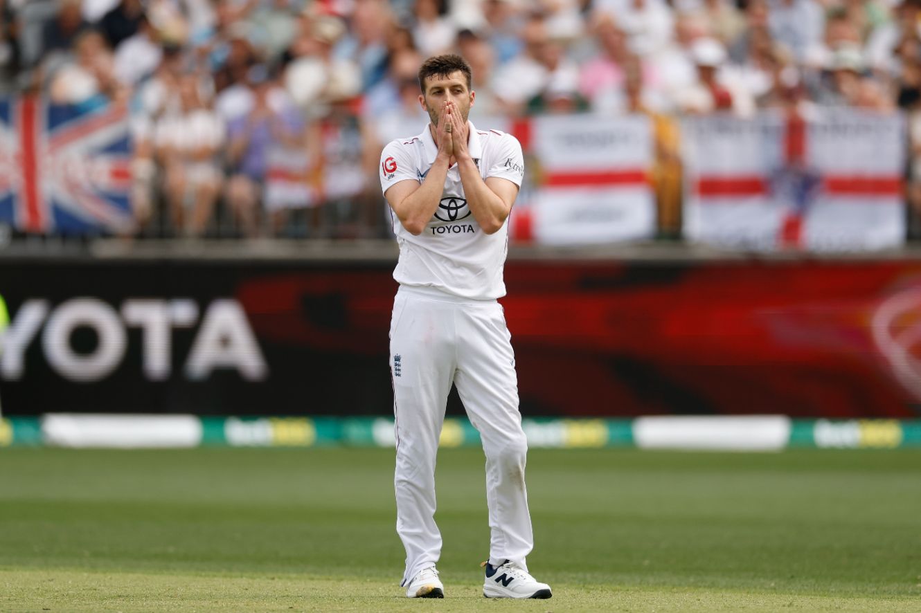 Mark Wood grimaces as Australia fly out of the traps