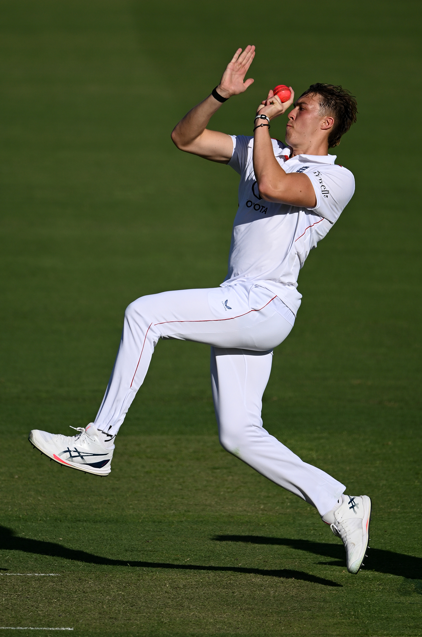 Josh Hull climbs into his delivery stride