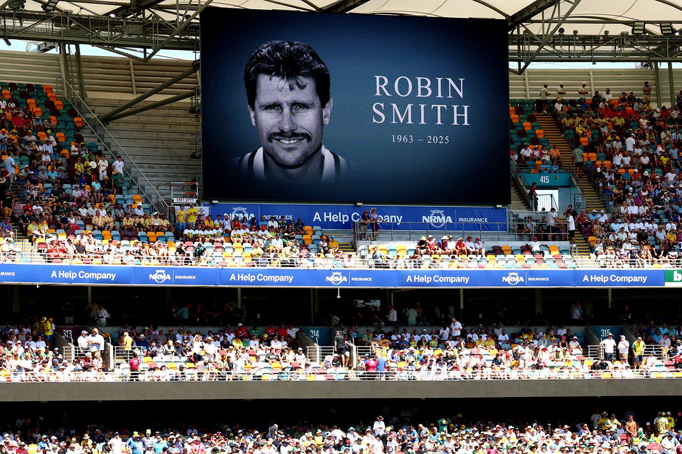 A minute's silence was held in memory of Robin Smith