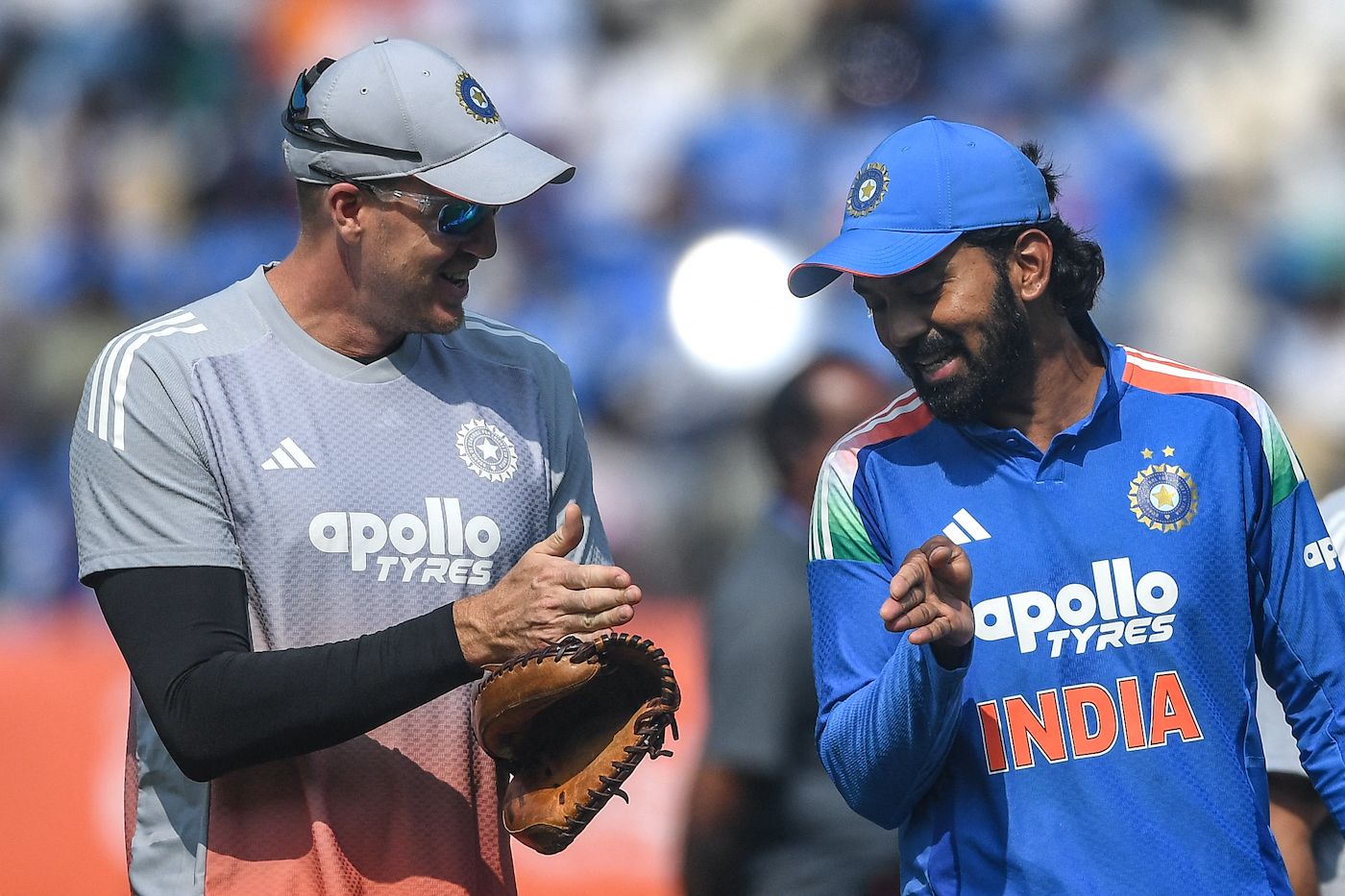 Morne Morkel and KL Rahul have a chat after the toss