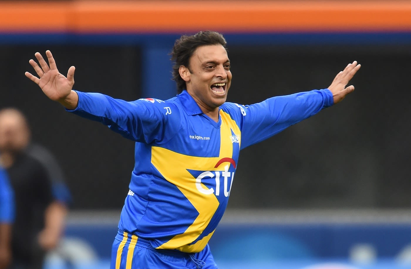 Shoaib Akhtar celebrates a wicket