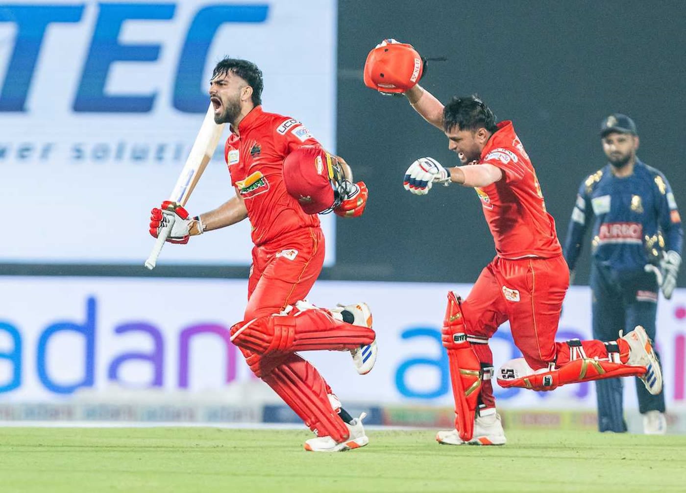 Tejasvi Dahiya hit the winning runs in a thrilling chase