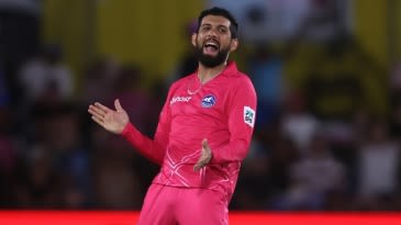 Worcestershire bring in Sikandar Raza for Blast