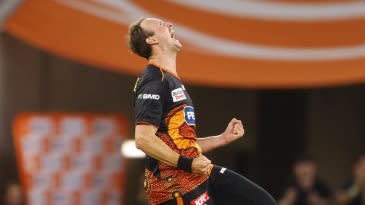 Paris, Turner lift Perth Scorchers to second spot