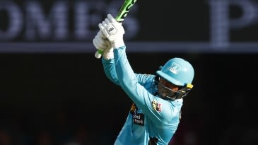 Khawaja puts on a show to secure Brisbane Heat victory after Warner suffers injury