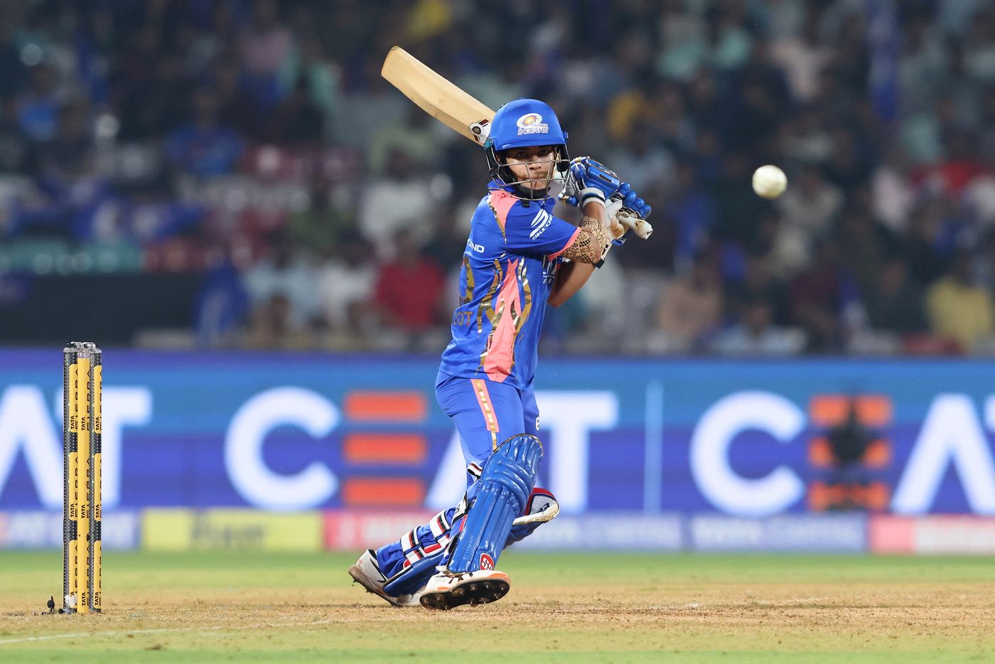 Amanjot Kaur guided MI through the middle overs