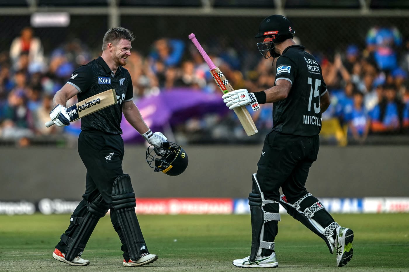 Glenn Phillips and Daryl Mitchell added 219 runs for the fourth wicket