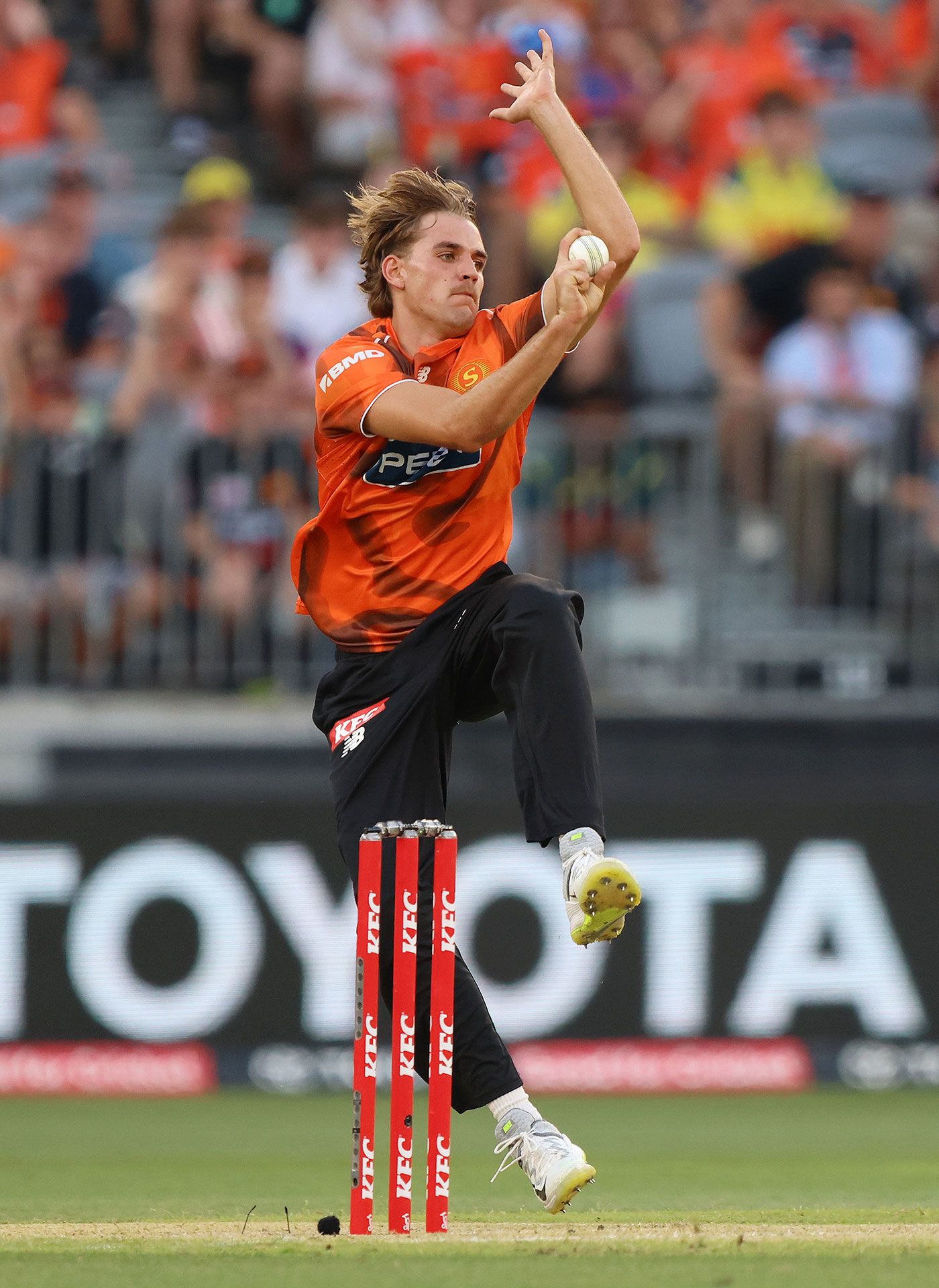 Mahli Beardman brought Perth Scorchers back into the game