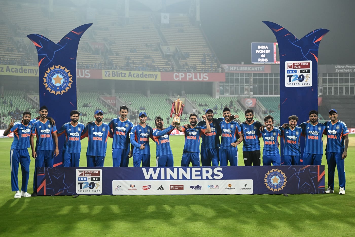 India pose after beating New Zealand 4-1