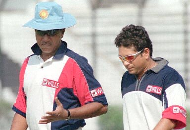 Tendulkar and Geakwad engrossed in a deep conversation