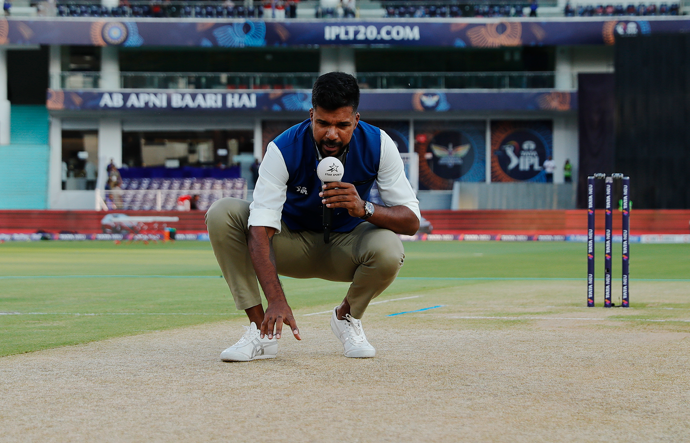 Commentator Varun Aaron does the pitch report