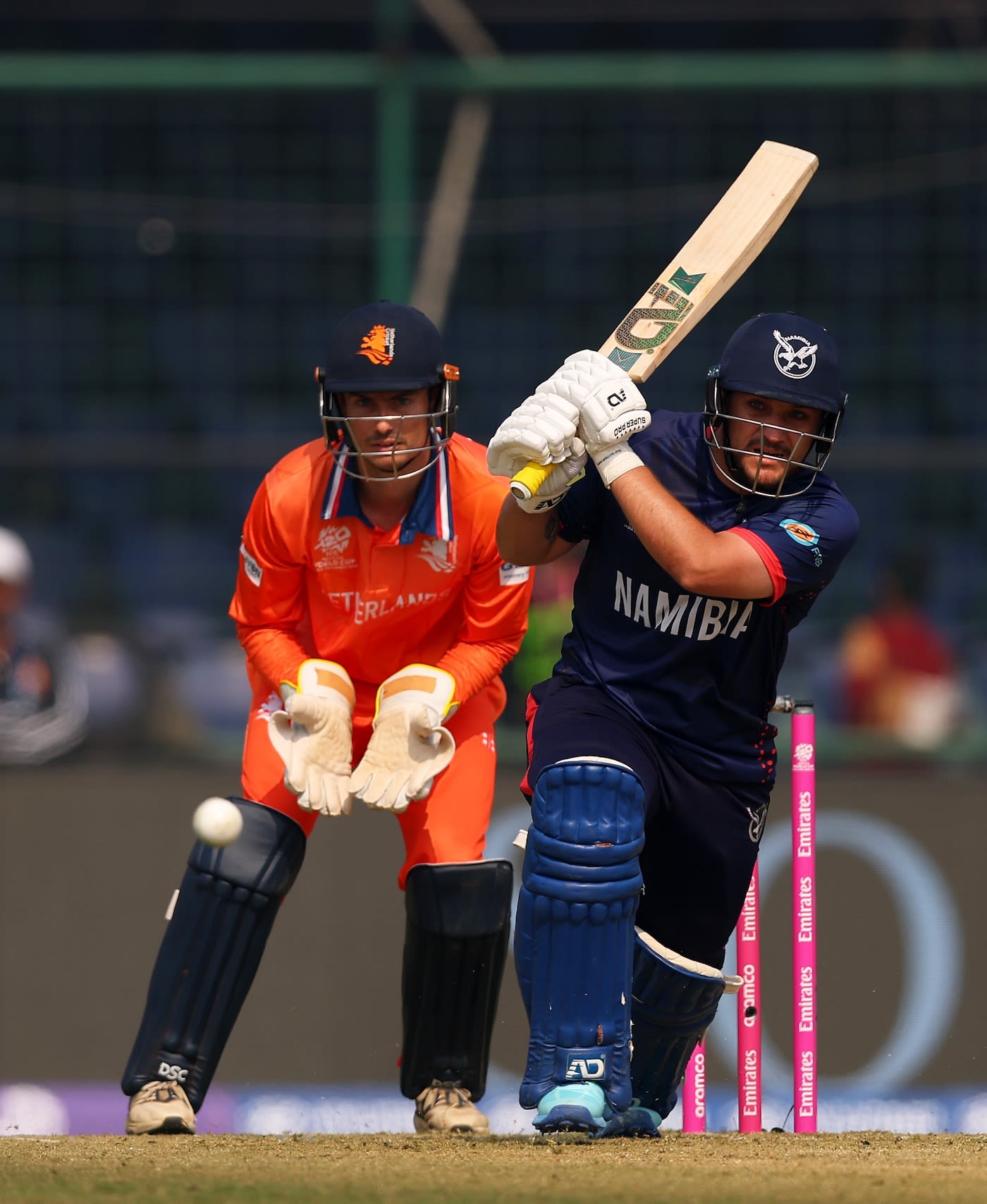 Jan Nicol Loftie-Eaton plays down the ground
