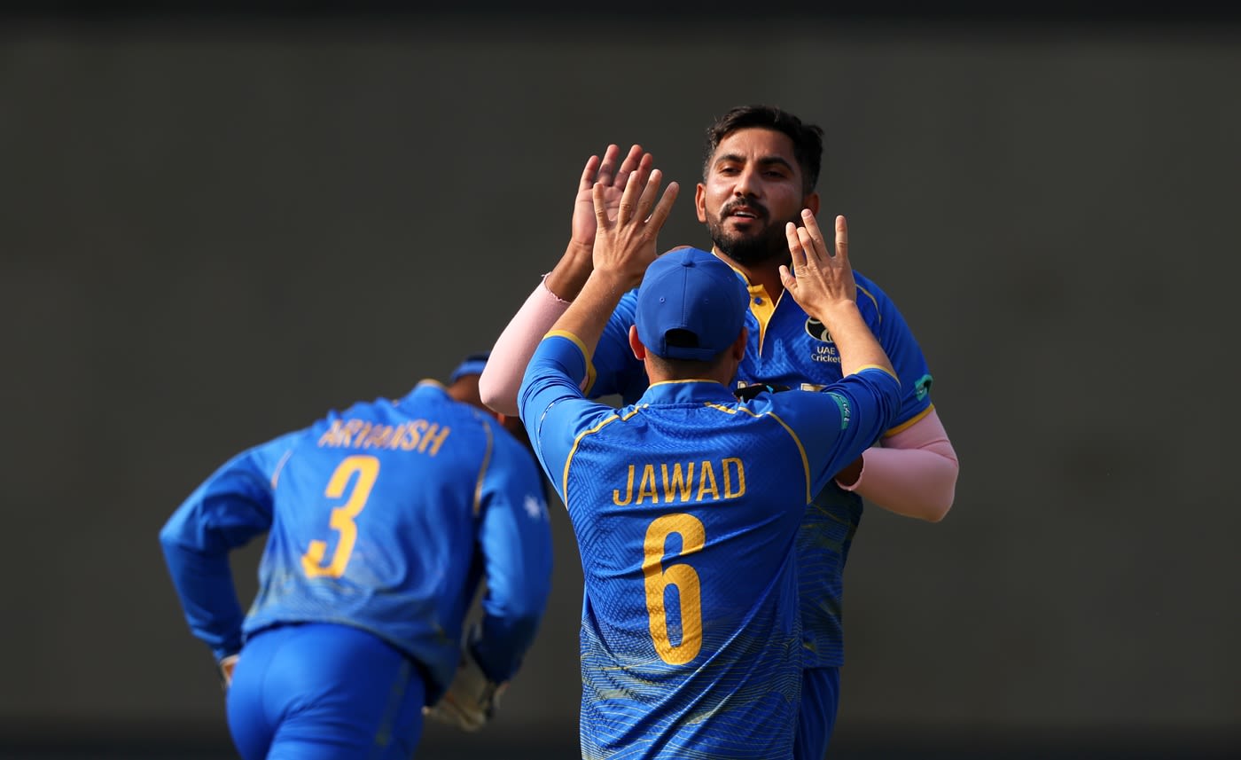 Junaid Siddique struck twice in two overs
