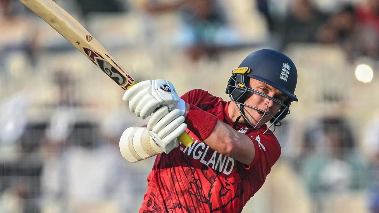 'Disappointing' - Sangakkara on Sam Curran turning out for Surrey with IPL still on