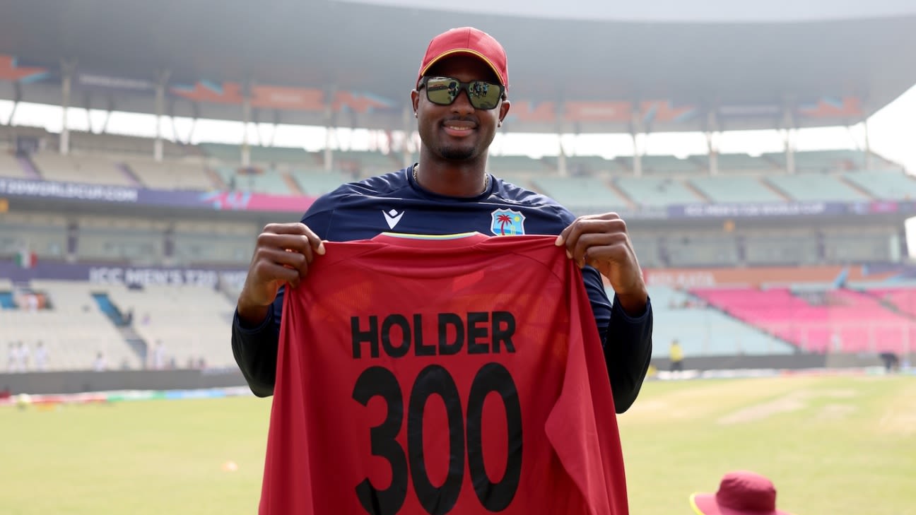 Italy ask West Indies to bat in Holder's 300th international game