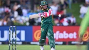 All-round Sune Luus hands South Africa series lead against Pakistan