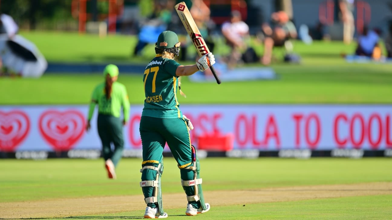 South Africa win ODI series as all-round Dercksen swings high-scoring contest away from Pakistan