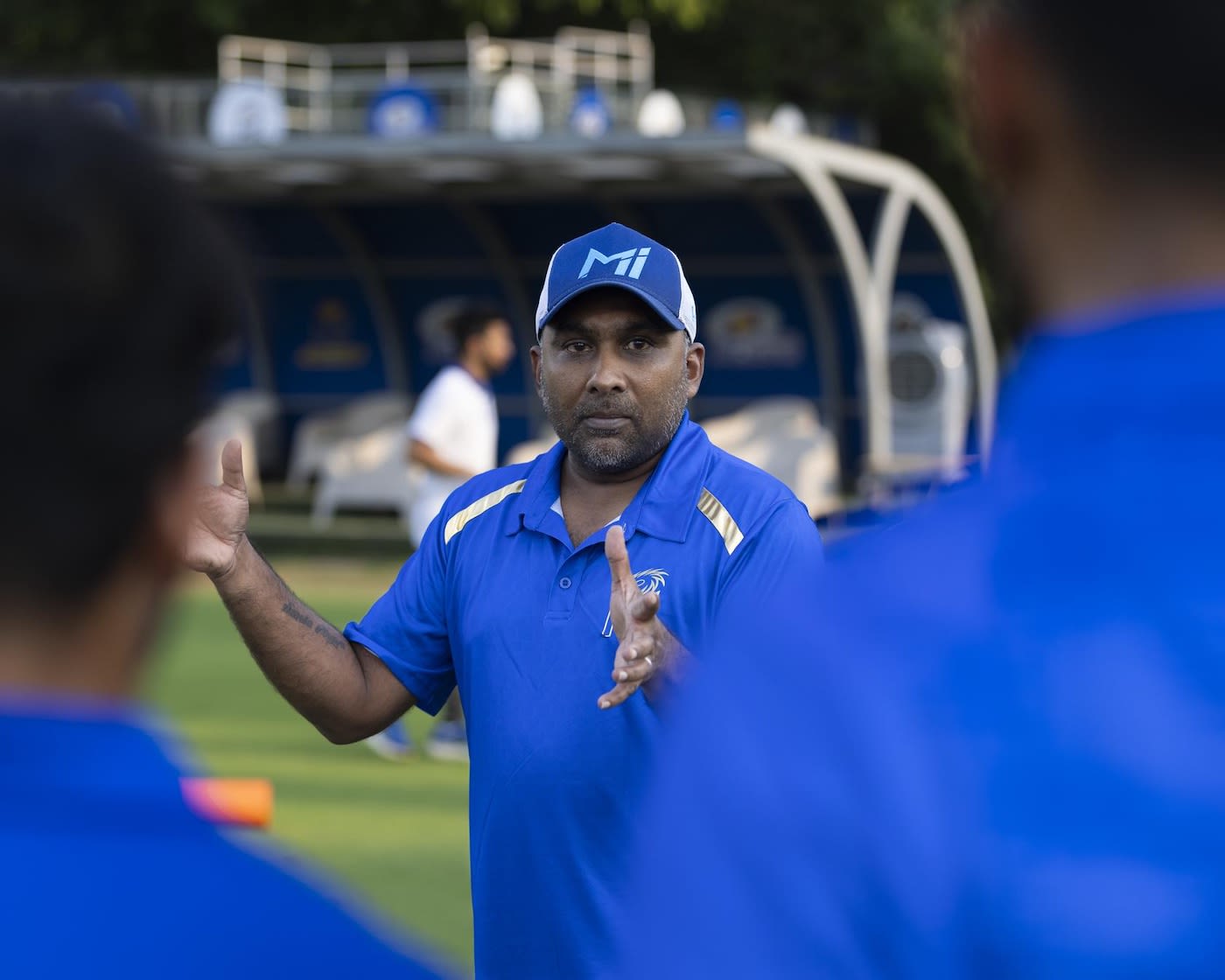 Mahela Jayawardene gets down to work