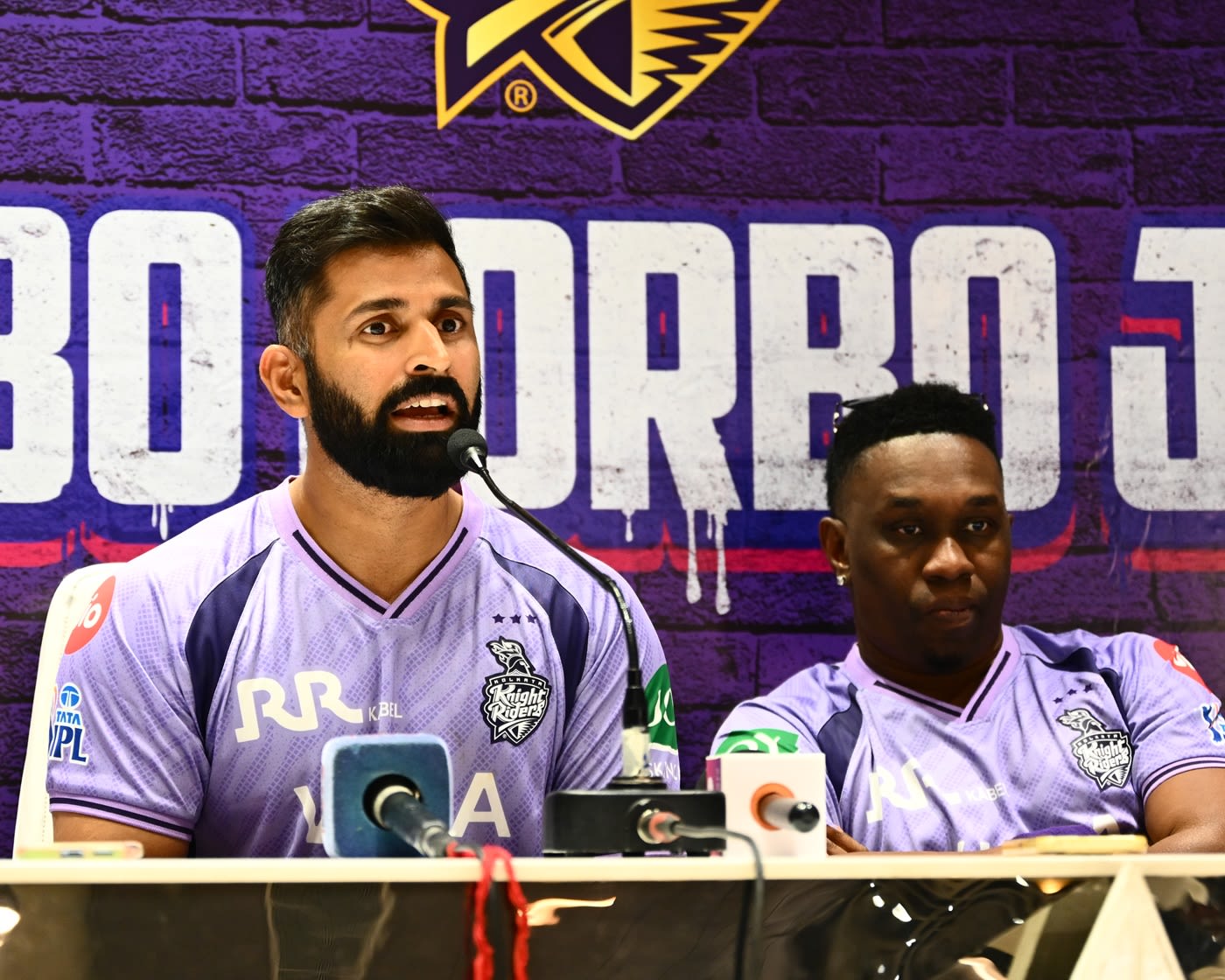 Abhishek Nayar addresses media with Dwayne Bravo in Kolkata