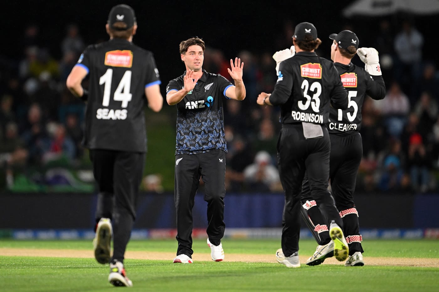 Zak Foulkes trapped Tony de Zorzi lbw