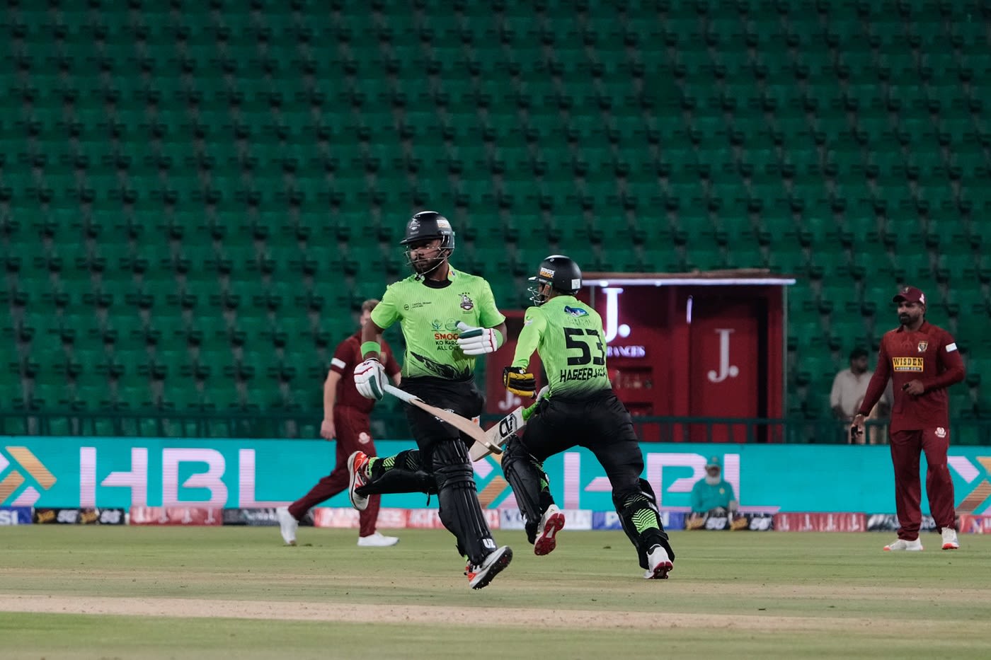 Fakhar Zaman and Haseebullah Khan run between the wickets