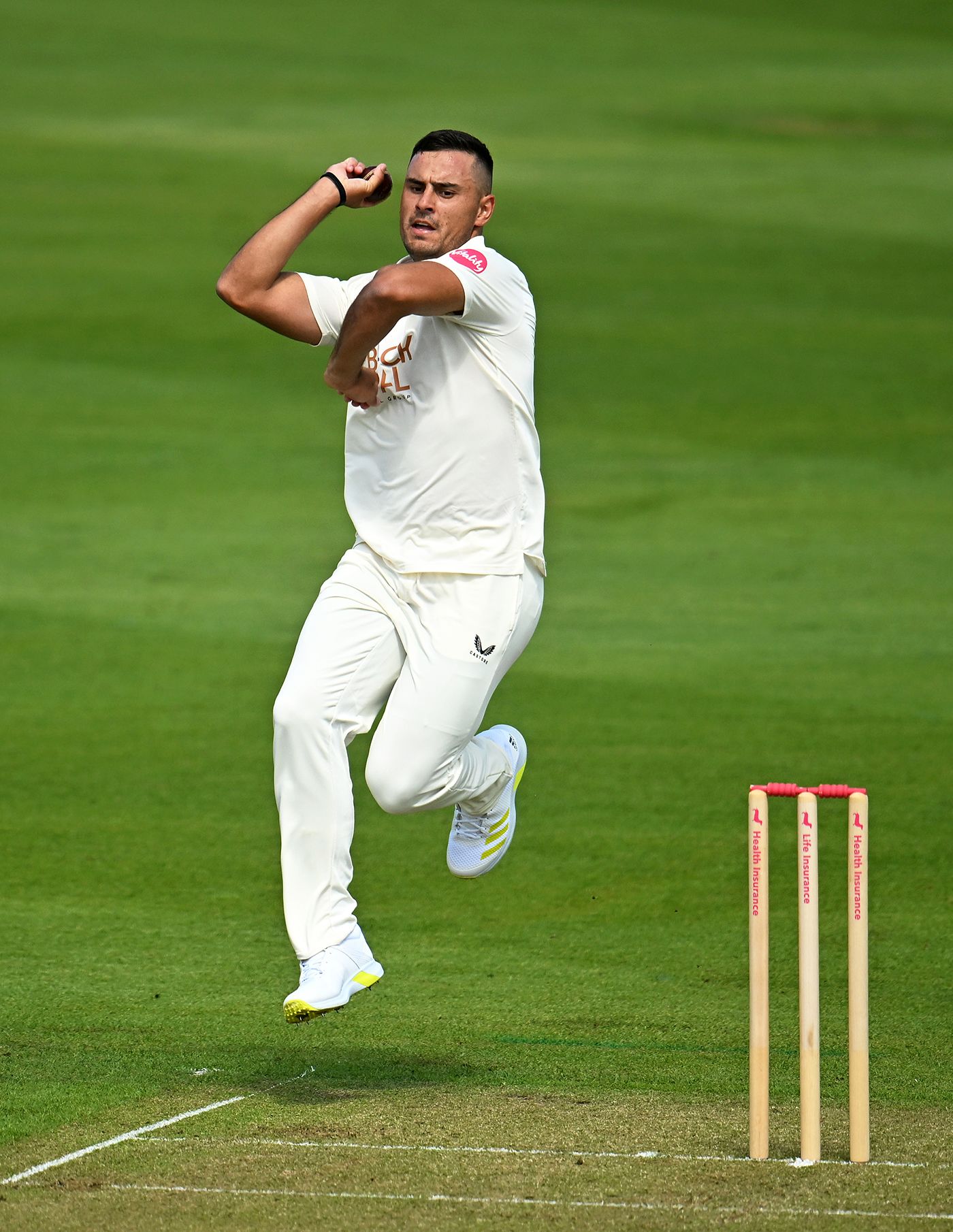 Beyers Swanepoel in his delivery stride