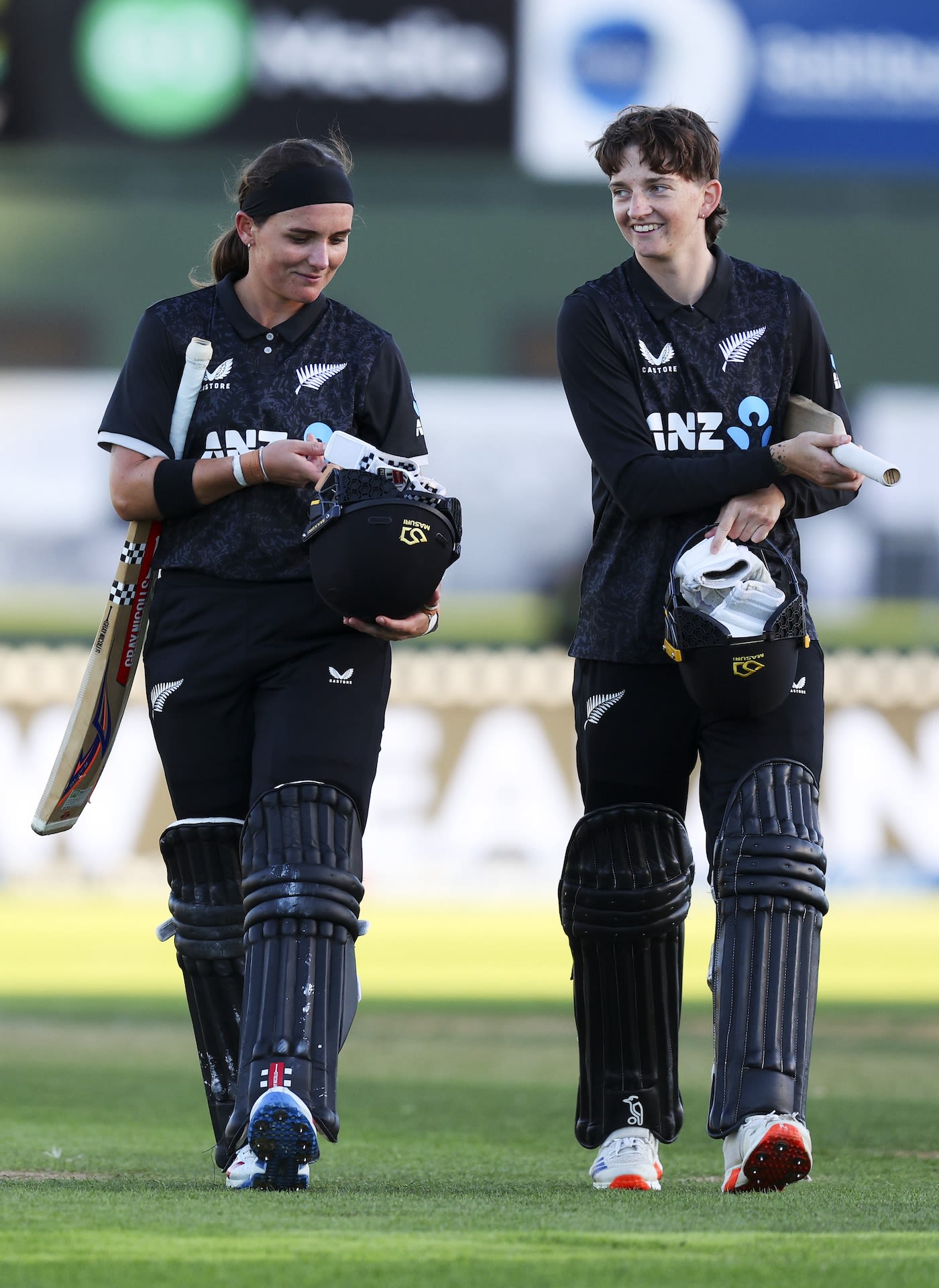 'I was actually pretty fizzed' - Amelia Kerr walks off with Kayley Knight