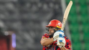Azam Khan's rampage takes unbeaten Karachi Kings to nervy win