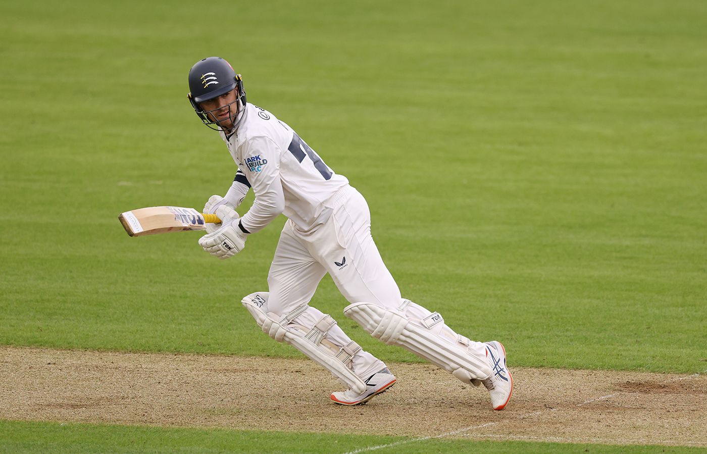 Leus du Plooy anchored the Middlesex effort on day one