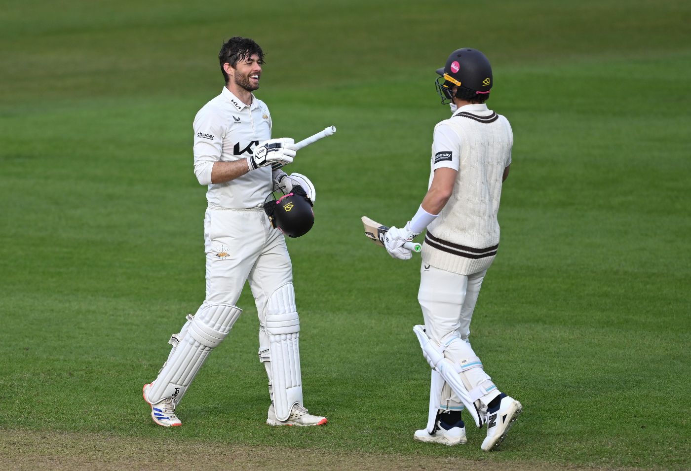 Ben Foakes rescued Surrey's innings with his first hundred of the season