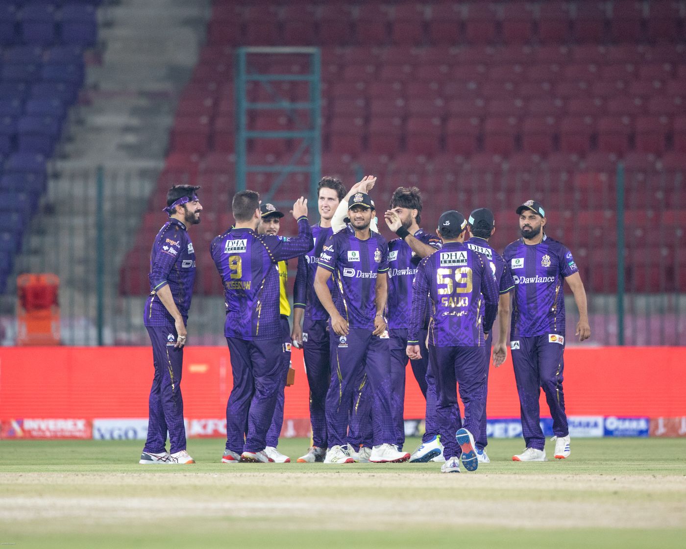 Quetta Gladiators celebrate a wicket