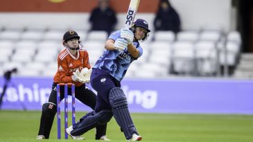 Jonassen, Winfield-Hill combine to fell Warwickshire