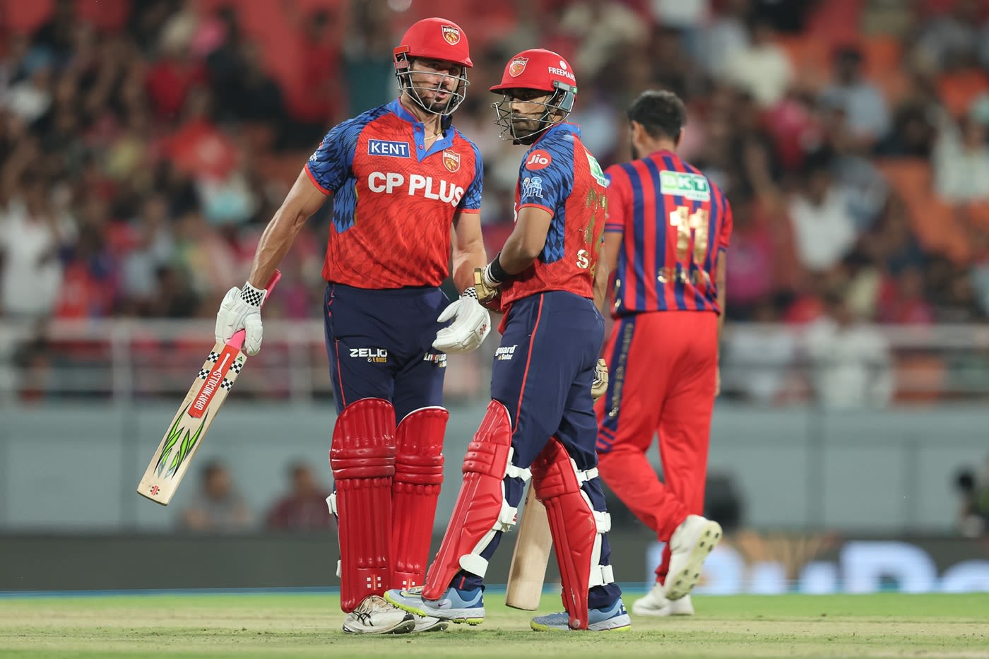 Marcus Stoinis and Shashank Singh helped their team finish strong
