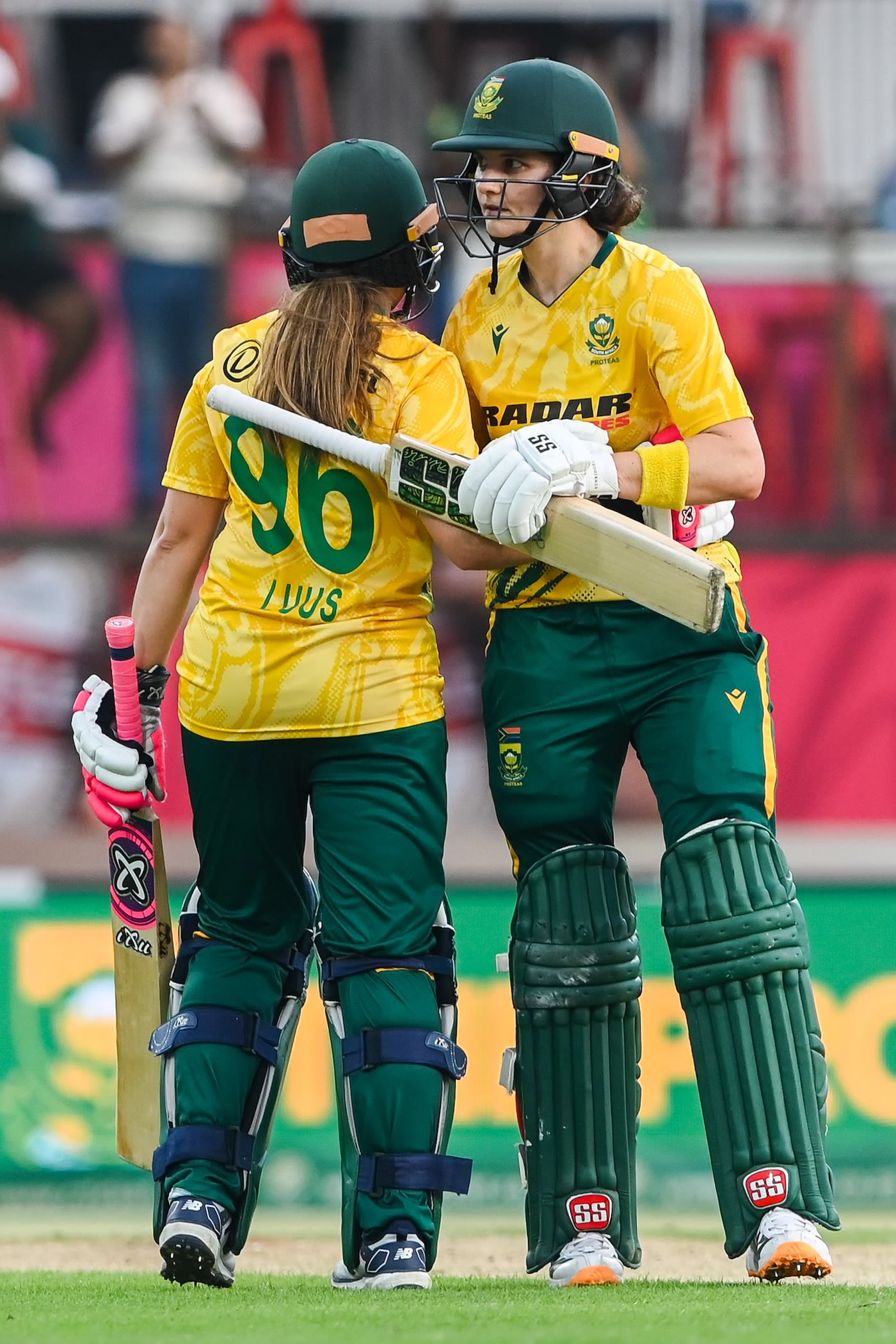 Sune Luus and Laura Wolvaardt struck a century partnership