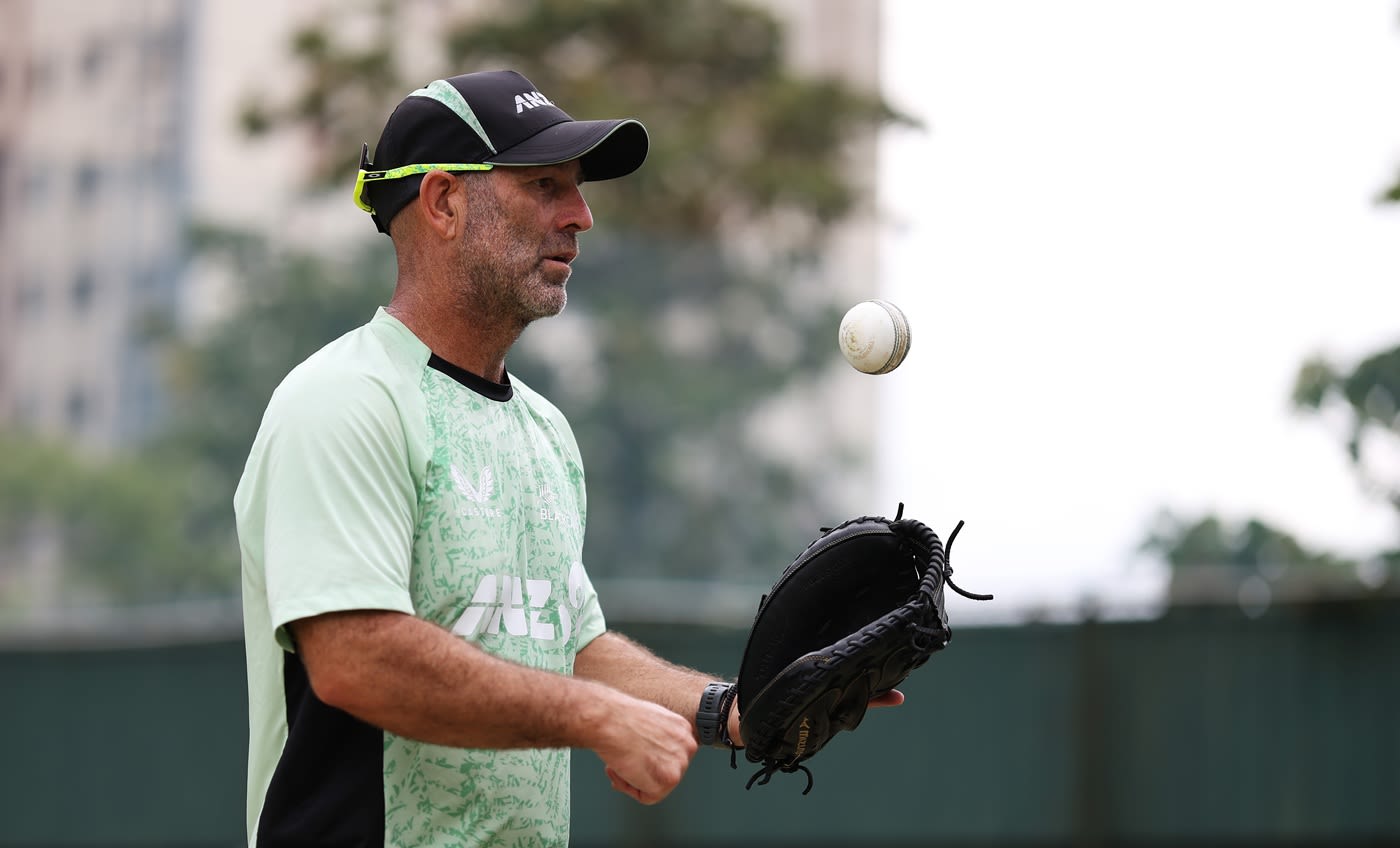 Rob Walter oversees New Zealand's training session