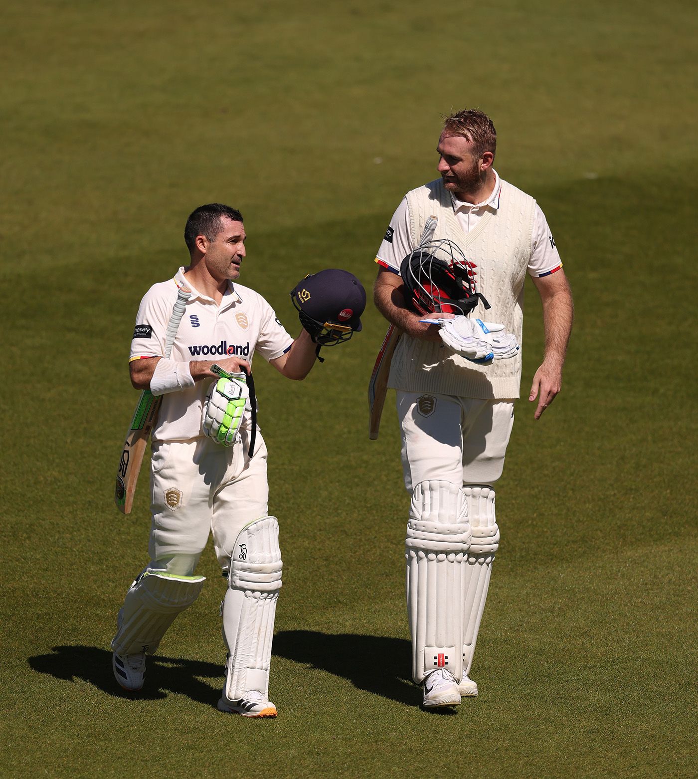Dean Elgar and Paul Walter walk off at lunch with their opening partnership intact