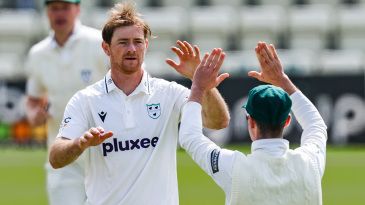 Worcestershire ahead in promotion tussle with Kent