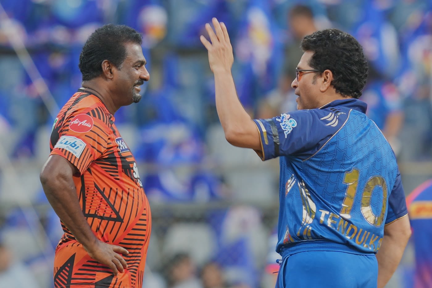 Muttiah Muralitharan and Sachin Tendulkar find time for a catch up