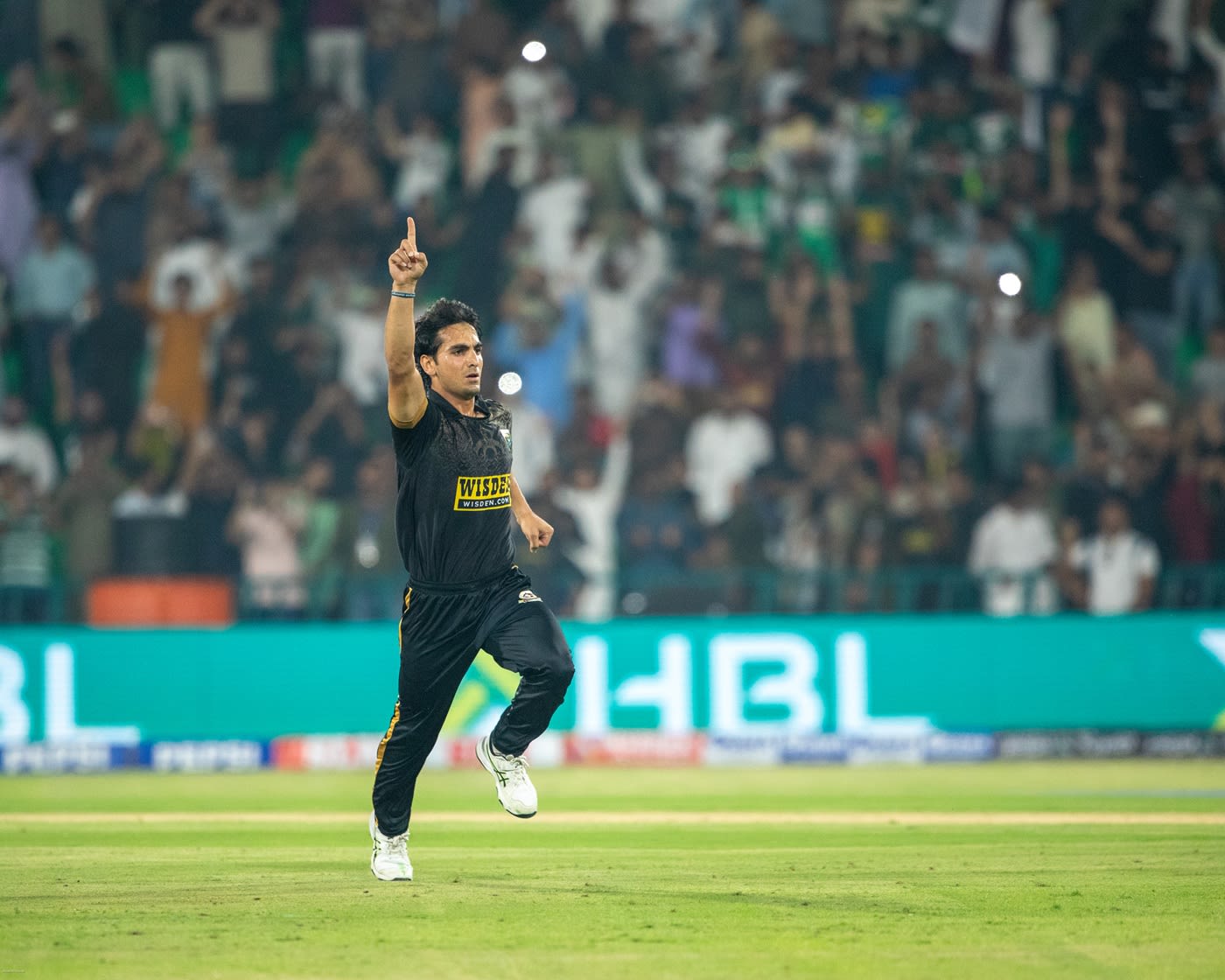 Hunain Shah defended five runs in the final over to take Kingsmen into the final