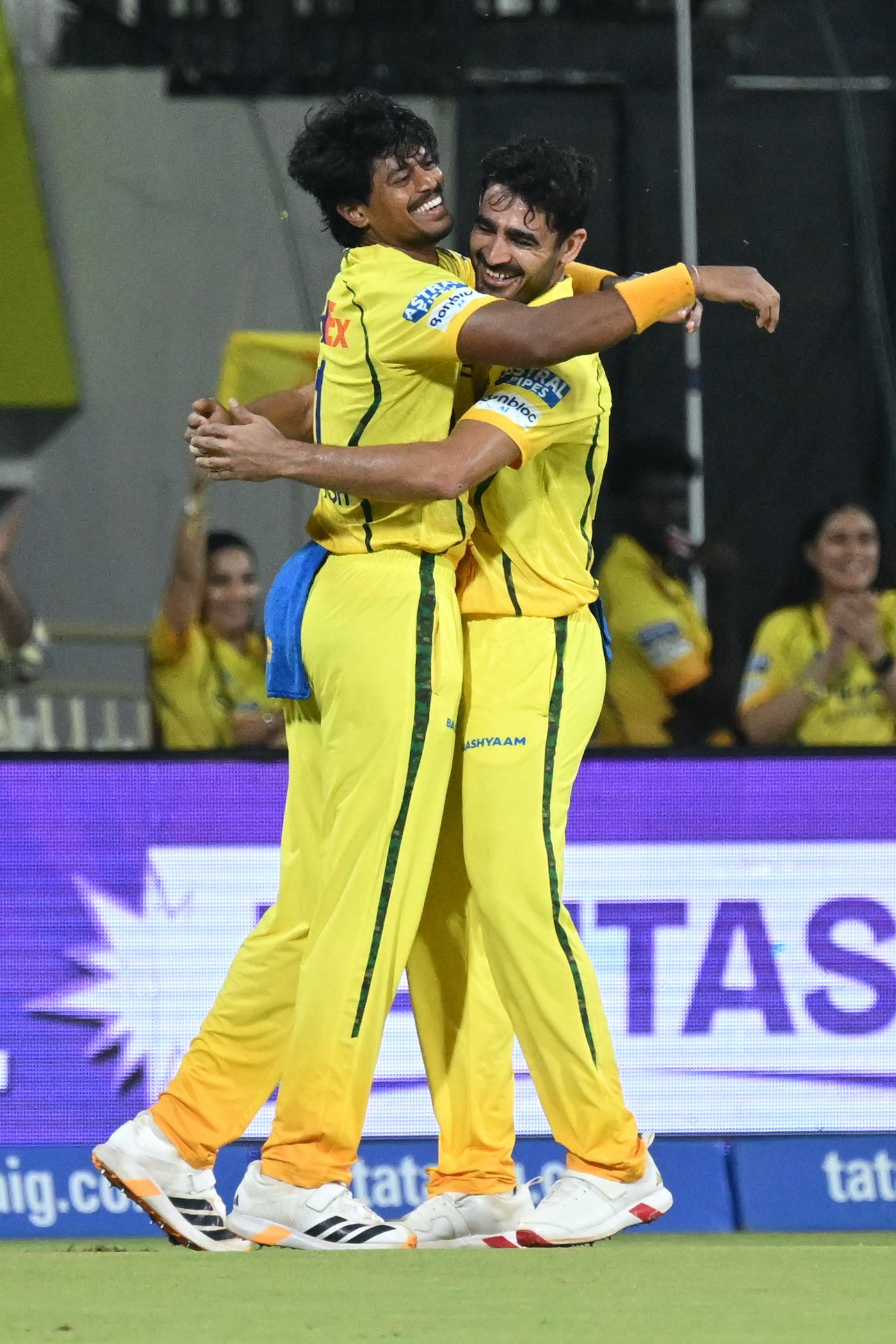 Ramakrishna Ghosh and Mukesh Choudhary celebrate Will Jacks' wicket